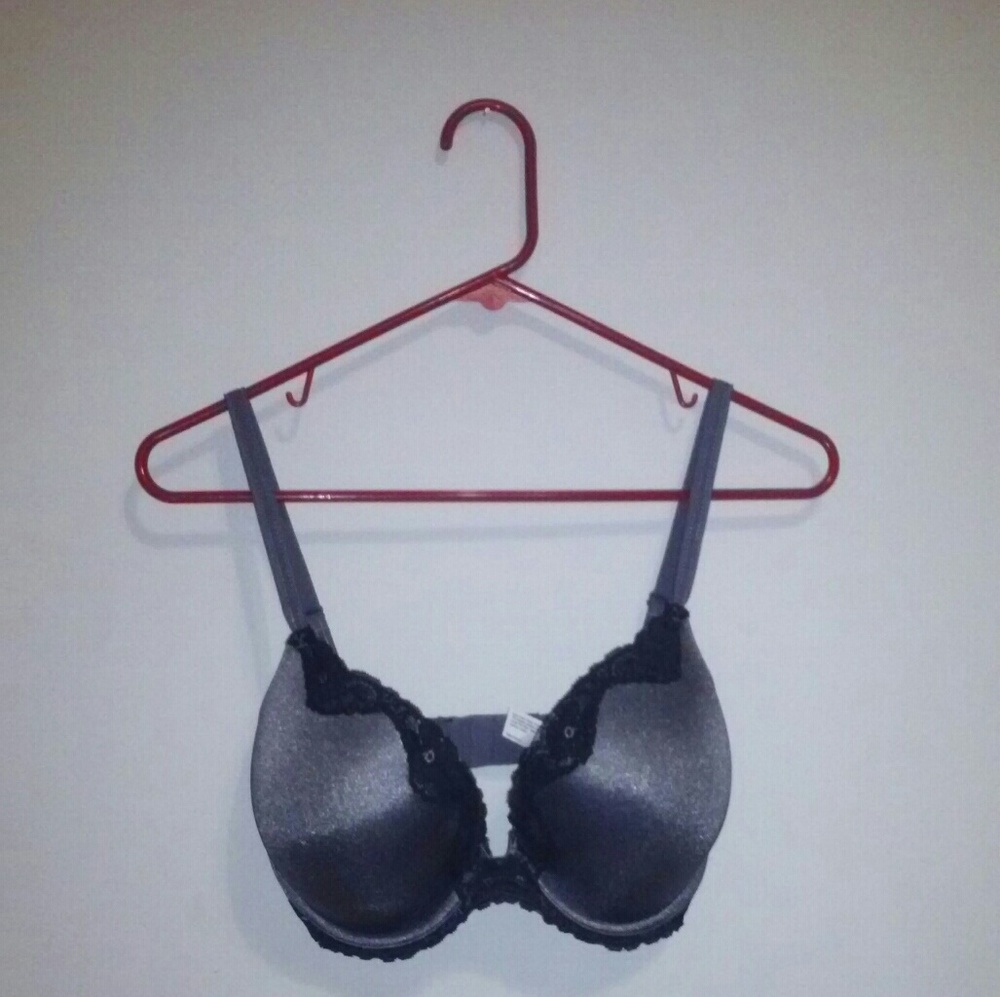 NWOT 36DD Maidenform Silver and Black Bra